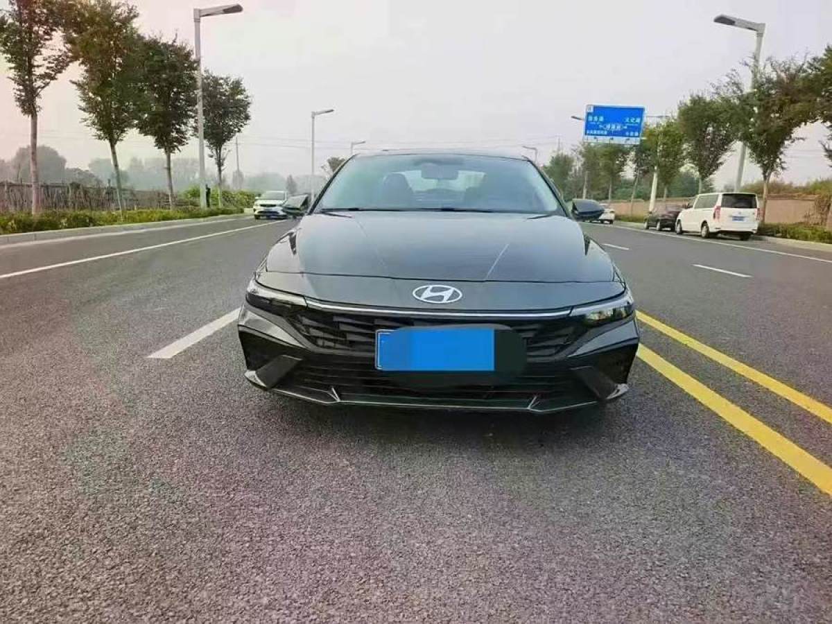 現(xiàn)代 伊蘭特  2023款 1.5L CVT LUX尊貴版圖片