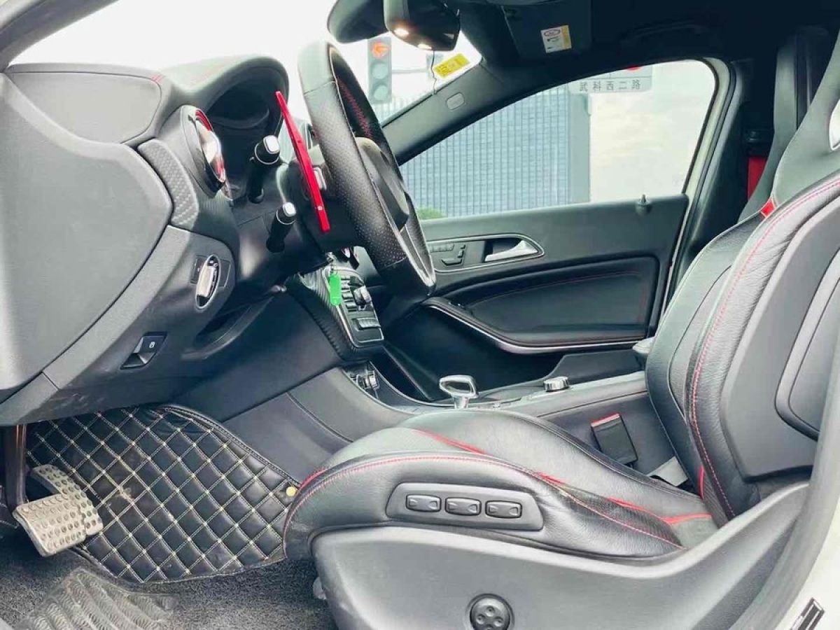 奔馳 奔馳A級(jí)AMG  2014款 AMG A 45 4MATIC圖片