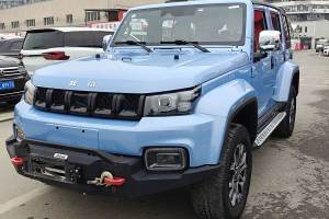 BJ40 北京 2.0D 自動四驅(qū)刀鋒英雄版?zhèn)b客型