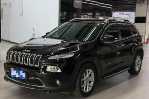 自由光 Jeep 2.0L 優(yōu)越版