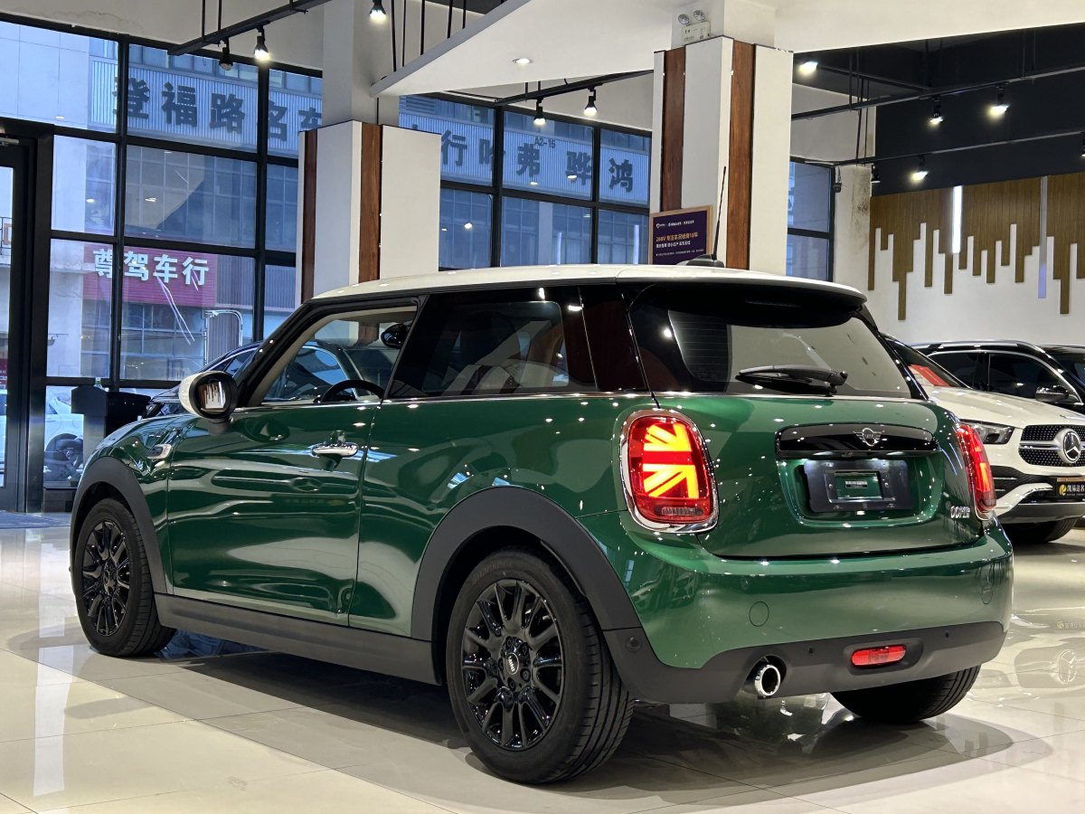 MINI MINI  2021款 1.5T COOPER 經(jīng)典派圖片