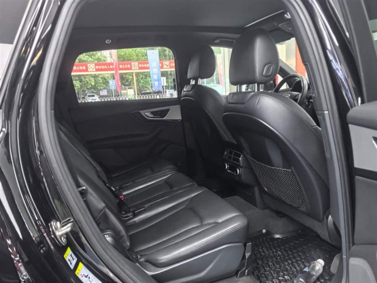奧迪 奧迪Q7  2018款 45 TFSI S line運(yùn)動(dòng)型圖片
