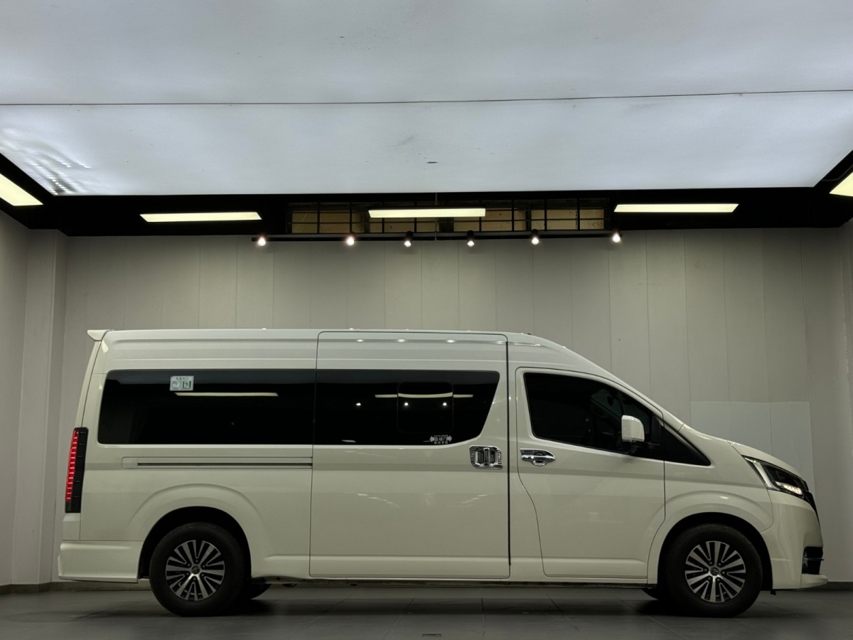 豐田 HIACE  2011款 2.7L自動標準版13座圖片