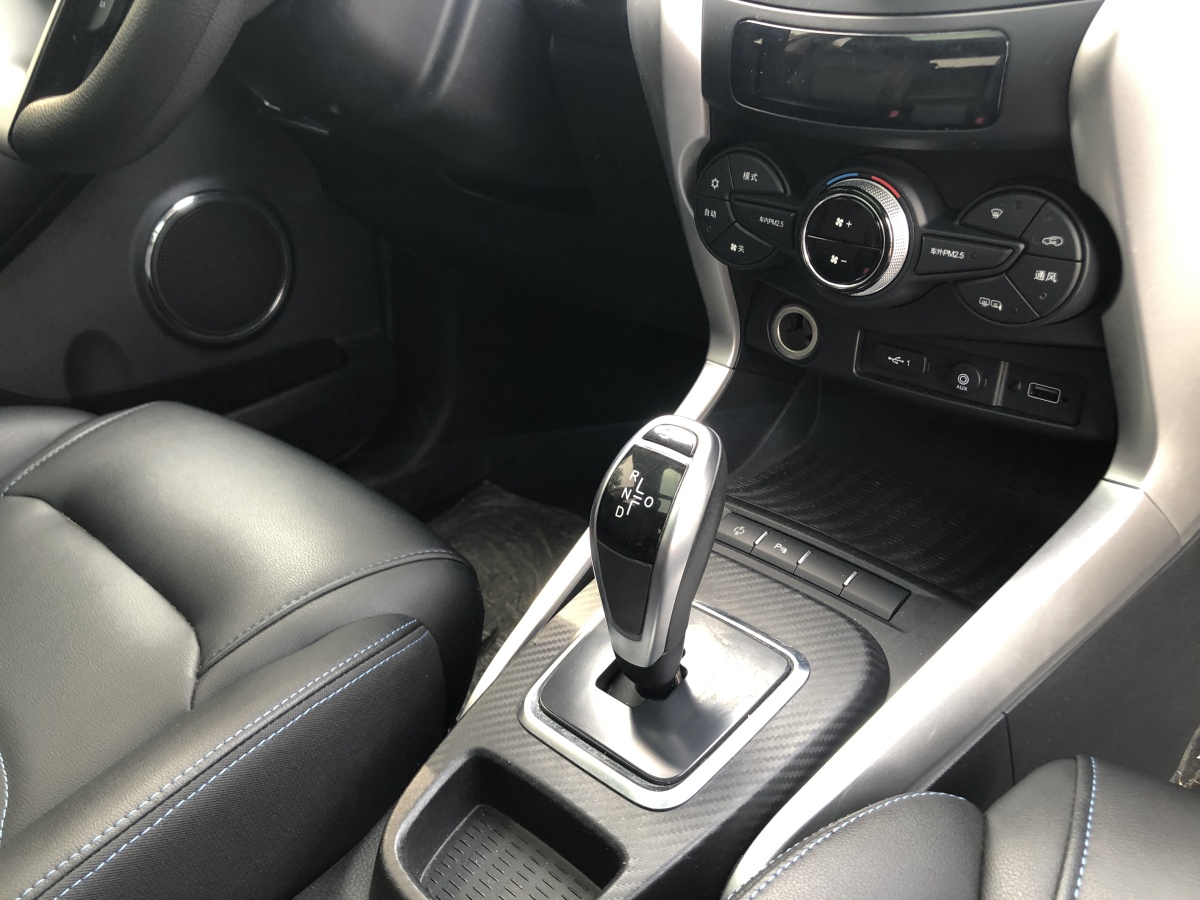比亞迪 元新能源  2018款 EV360 智聯(lián)炫酷型圖片