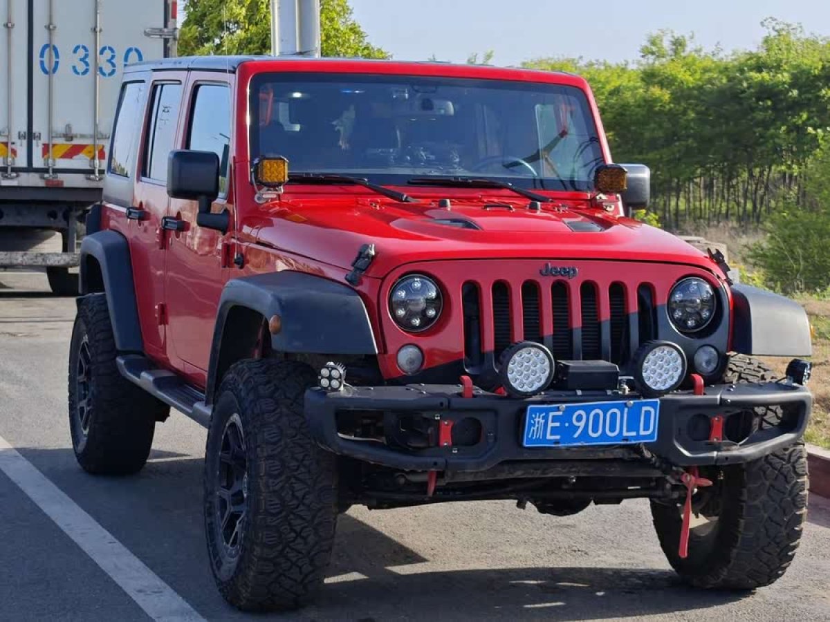 Jeep 牧馬人  2015款 3.0L Sahara 四門舒享版圖片
