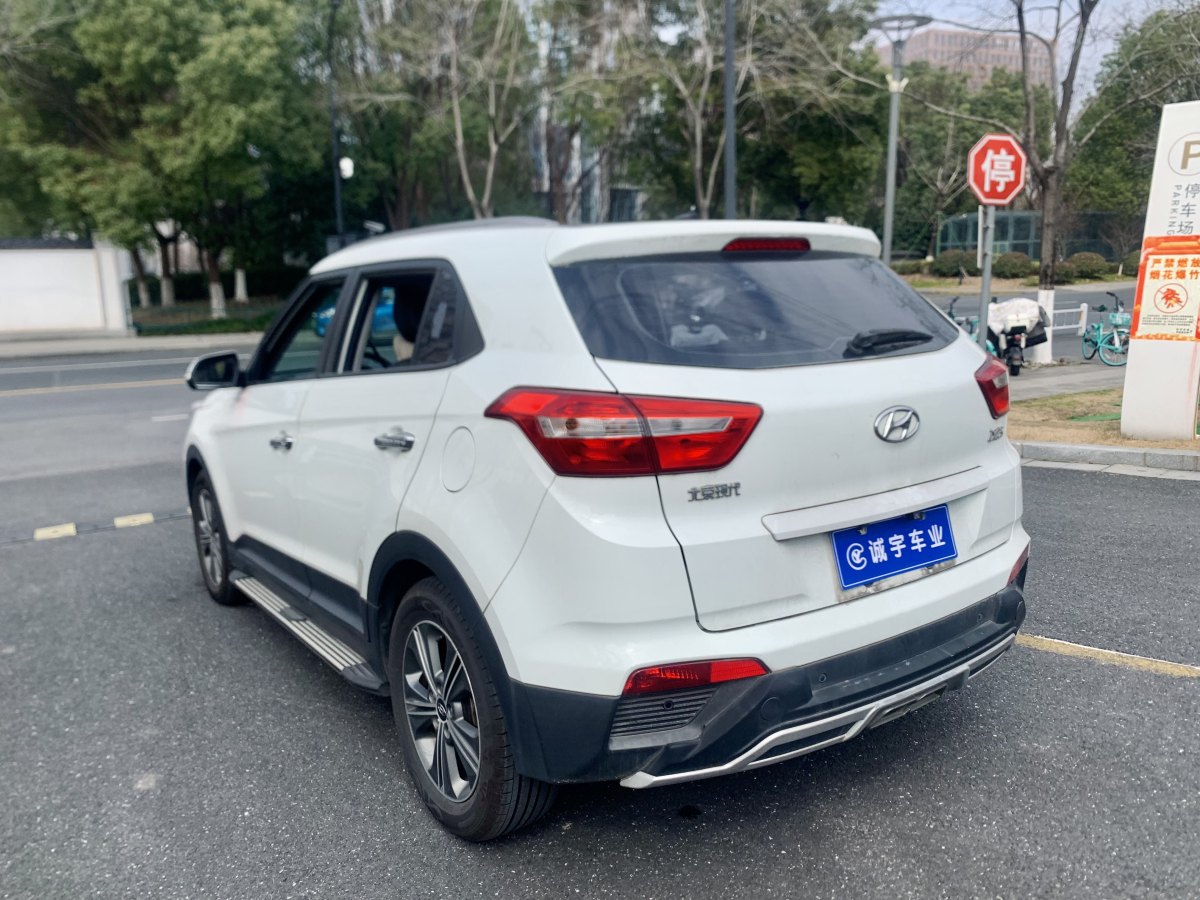 現(xiàn)代 ix25  2015款 1.6L 自動(dòng)兩驅(qū)智能型GLS圖片