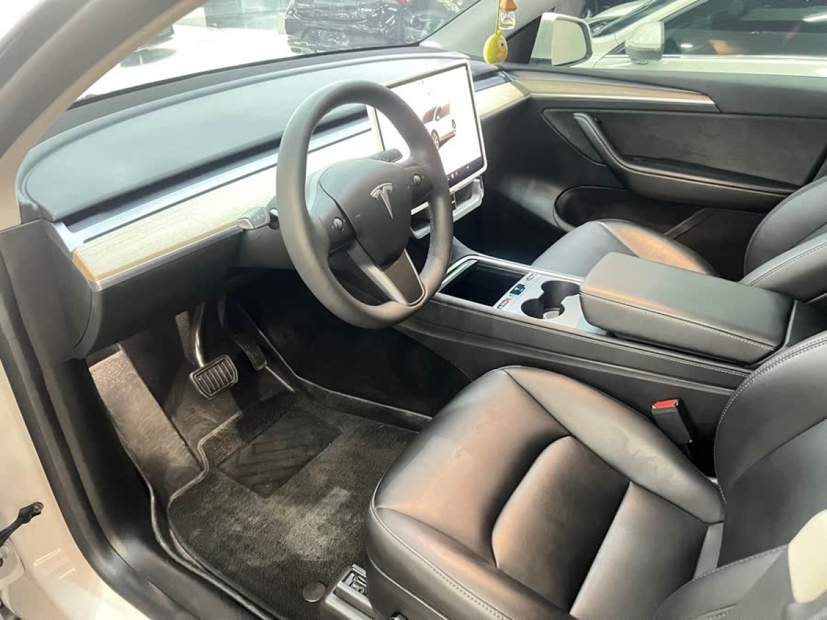 特斯拉 Model Y  2022款 改款 后輪驅(qū)動版圖片