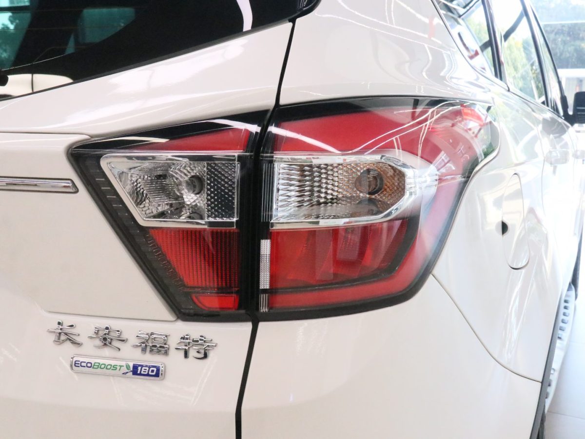 福特 翼虎  2019款 EcoBoost 180 兩驅(qū)鉑翼型圖片