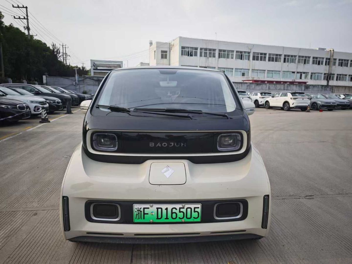 寶駿 五菱榮光S  2022款 1.2L標(biāo)準(zhǔn)型助力版5座LSI圖片