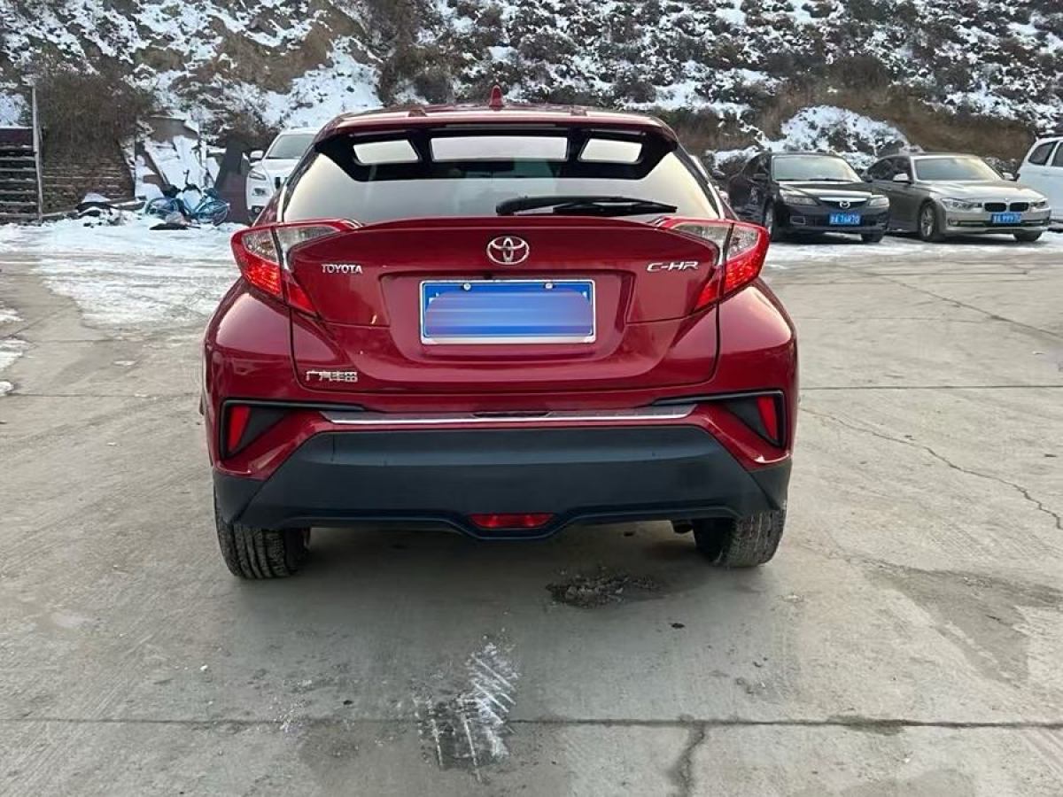 豐田 C-HR  2018款 2.0L 領(lǐng)先天窗版 國(guó)V圖片