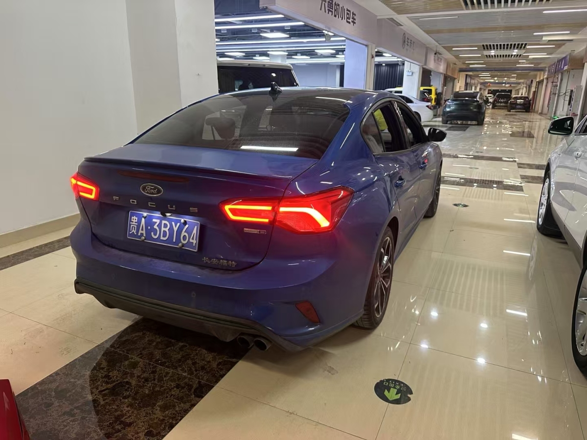 福特 福克斯  2019款 三廂 EcoBoost 180 自動(dòng)ST Line圖片