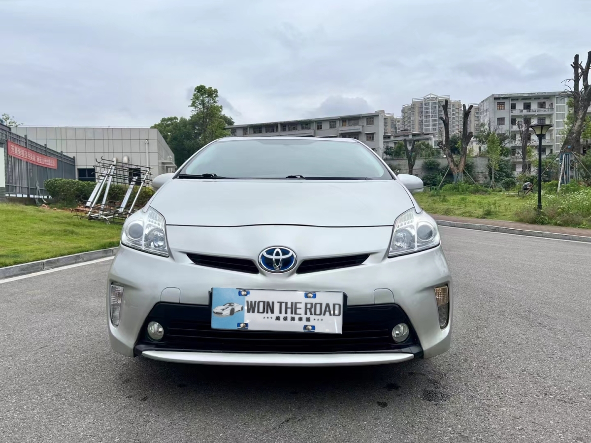 豐田 普銳斯  2012款 1.8L 標(biāo)準(zhǔn)版圖片