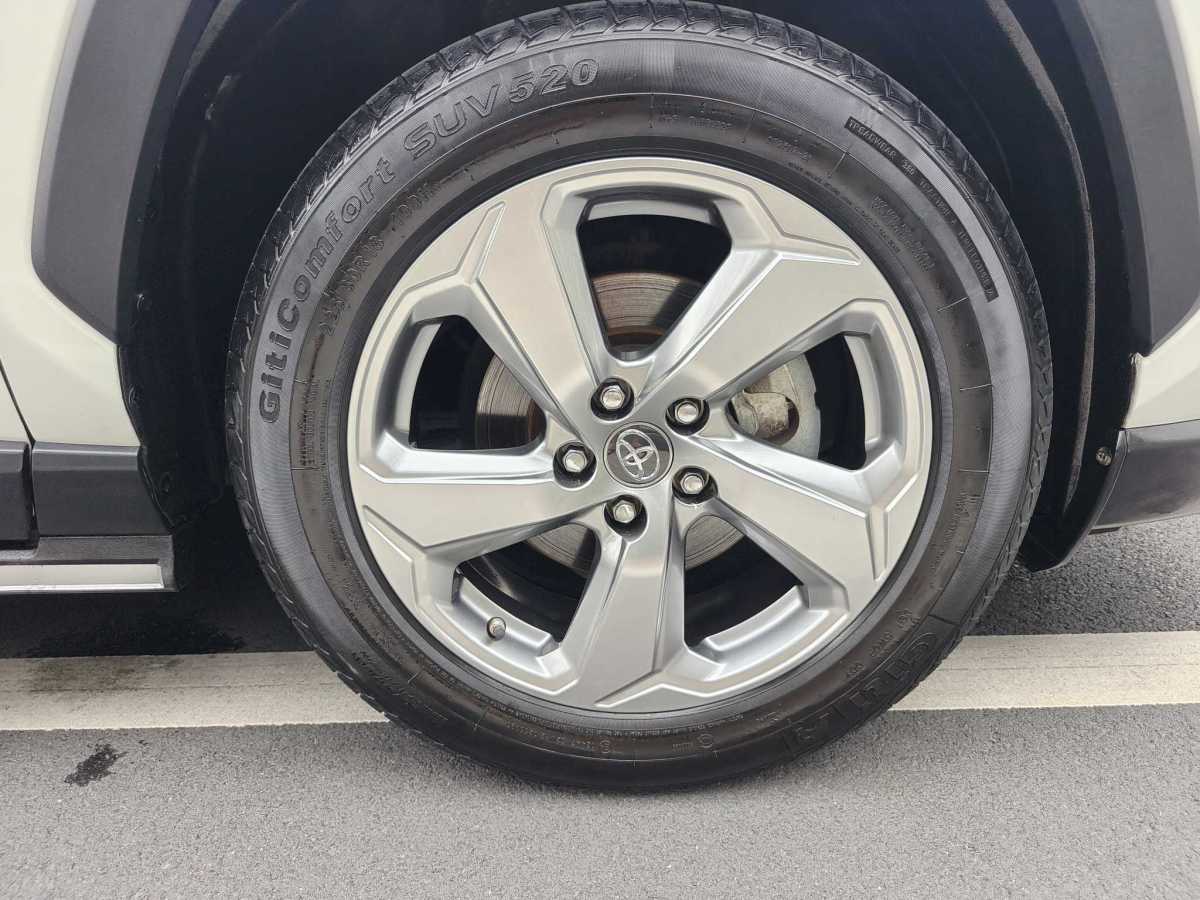 2021年8月豐田 RAV4  2018款 榮放 2.0L CVT兩驅(qū)風(fēng)尚版