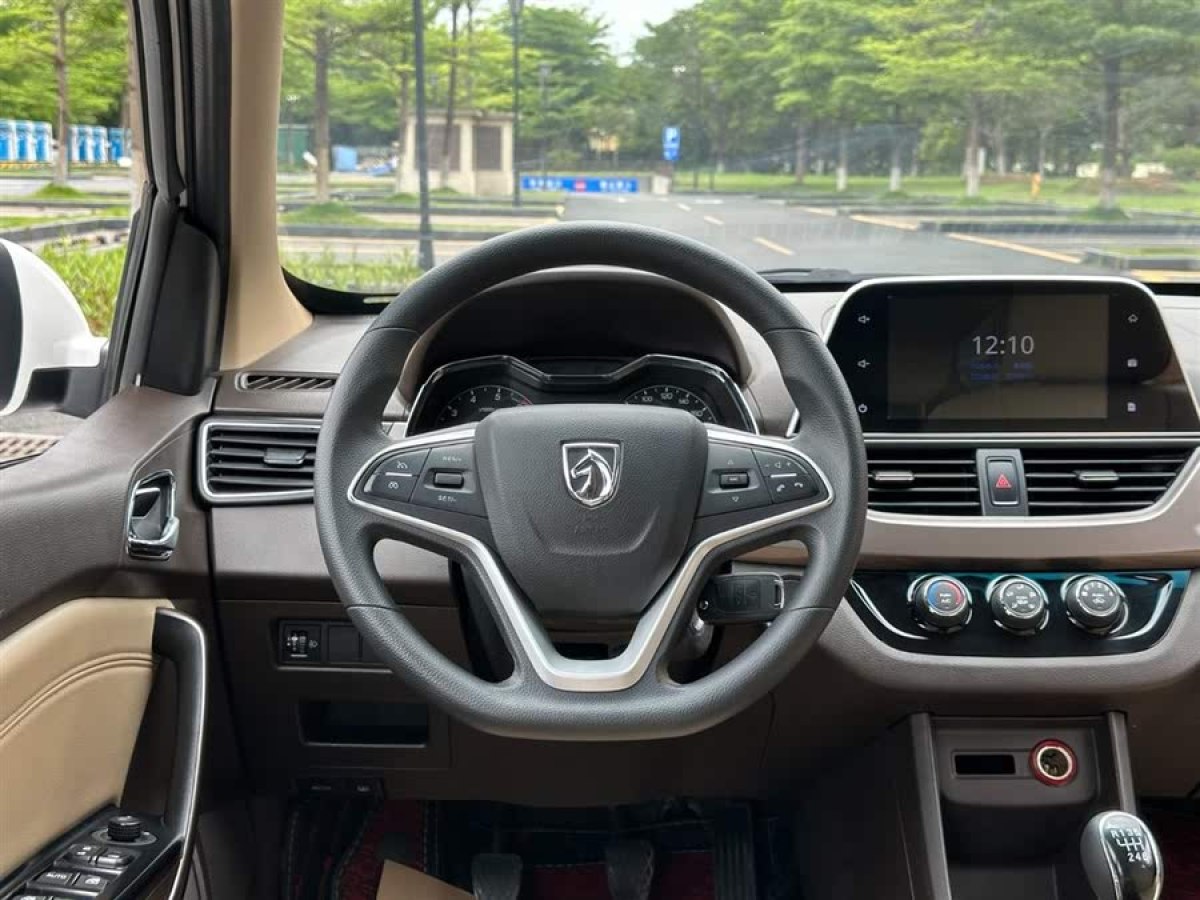 寶駿 310W  2019款  1.5L 手動(dòng)時(shí)尚型 國(guó)VI圖片