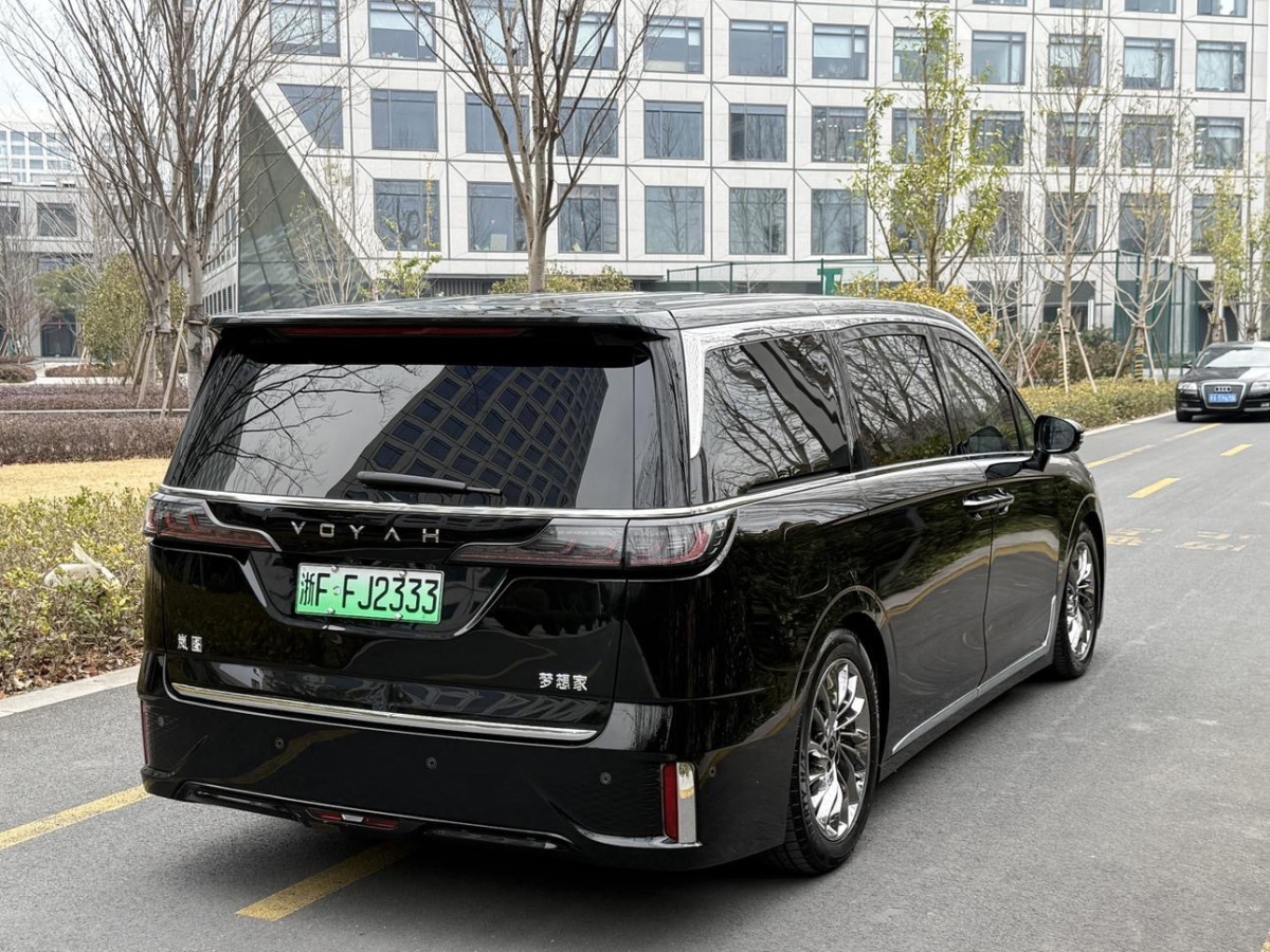 嵐圖 夢(mèng)想家  2024款 PHEV 超長(zhǎng)續(xù)航旗艦版圖片