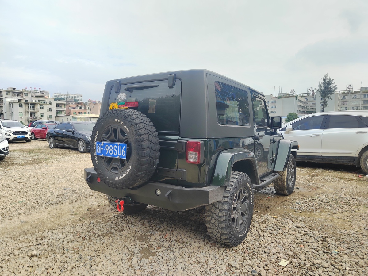 Jeep 牧馬人  2010款 3.8L Sahara 兩門版圖片