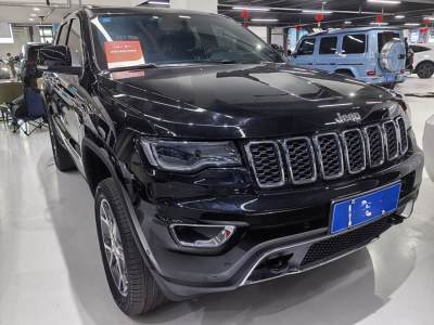 2021年1月 Jeep 大切諾基(進(jìn)口) 3.0L 精英導(dǎo)航版圖片