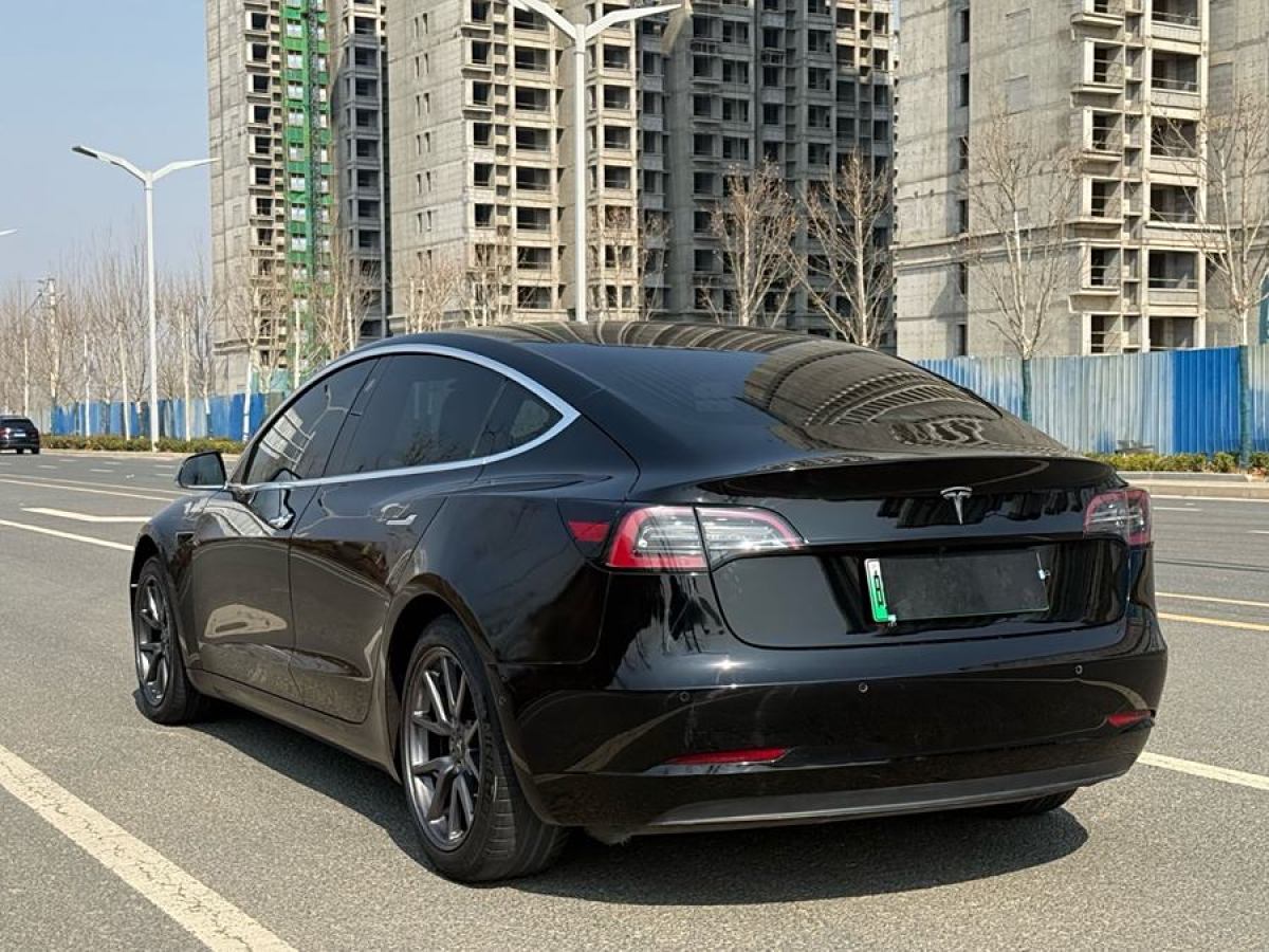 特斯拉 Model 3  2020款 改款 標(biāo)準(zhǔn)續(xù)航后驅(qū)升級版圖片