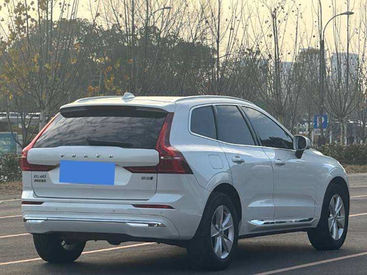 沃爾沃 XC60  2022款 B5 四驅(qū)智逸豪華版圖片