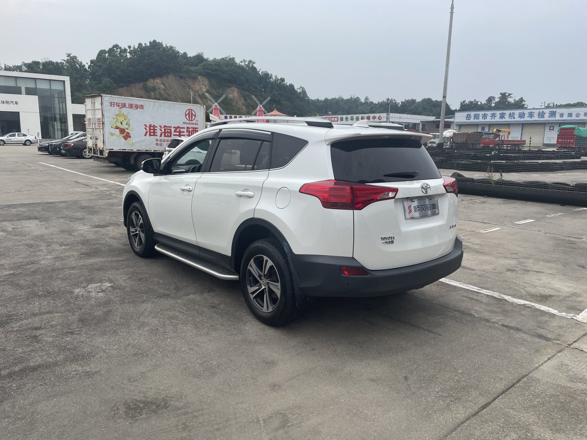 豐田 RAV4  2018款 榮放 2.0L CVT兩驅(qū)風尚版圖片