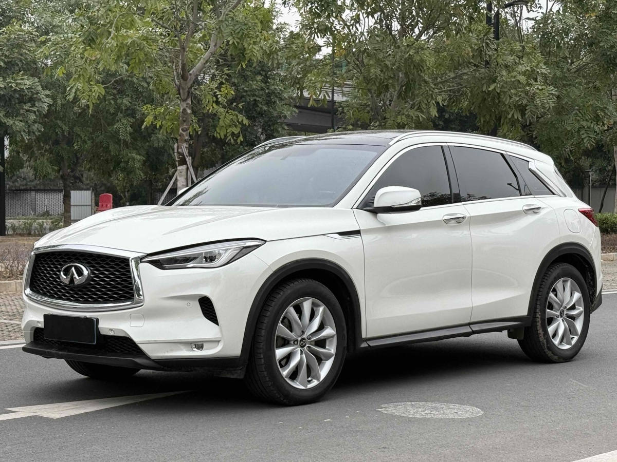 英菲尼迪 QX50  2018款 QX50 2.0T CVT兩驅(qū)時尚版圖片