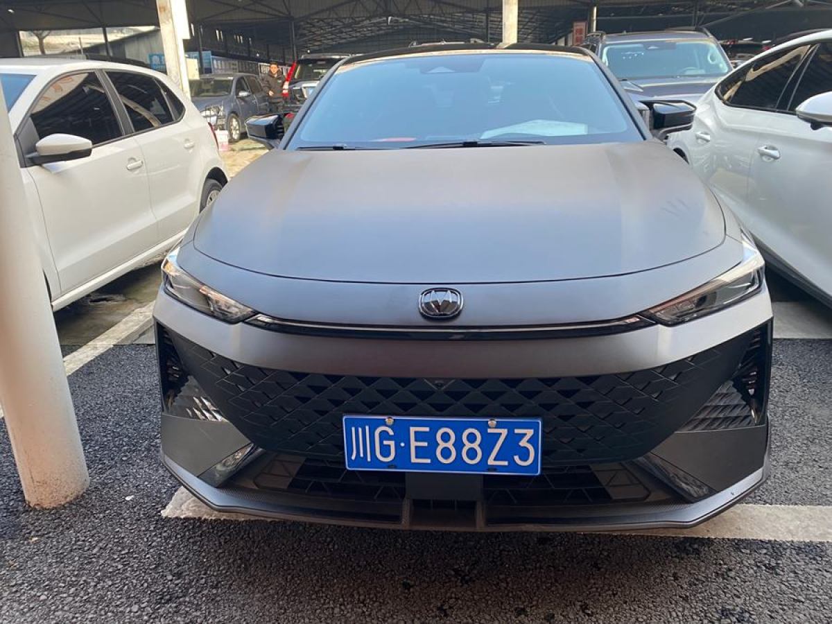 長(zhǎng)安 長(zhǎng)安UNI-V  2024款 1.5T 尊享型圖片