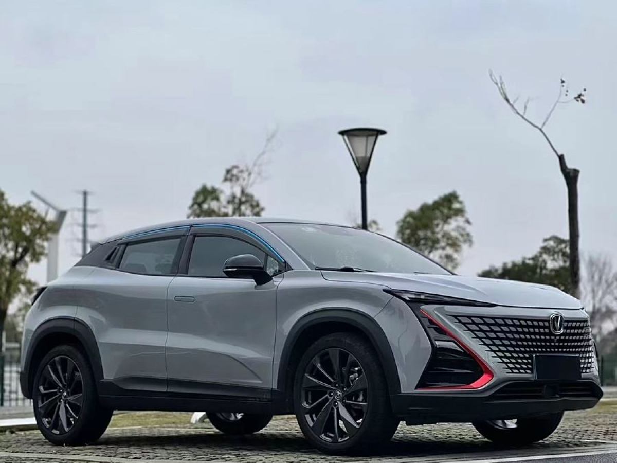 長(zhǎng)安 UNI-T  2020款 1.5T 尊貴型圖片