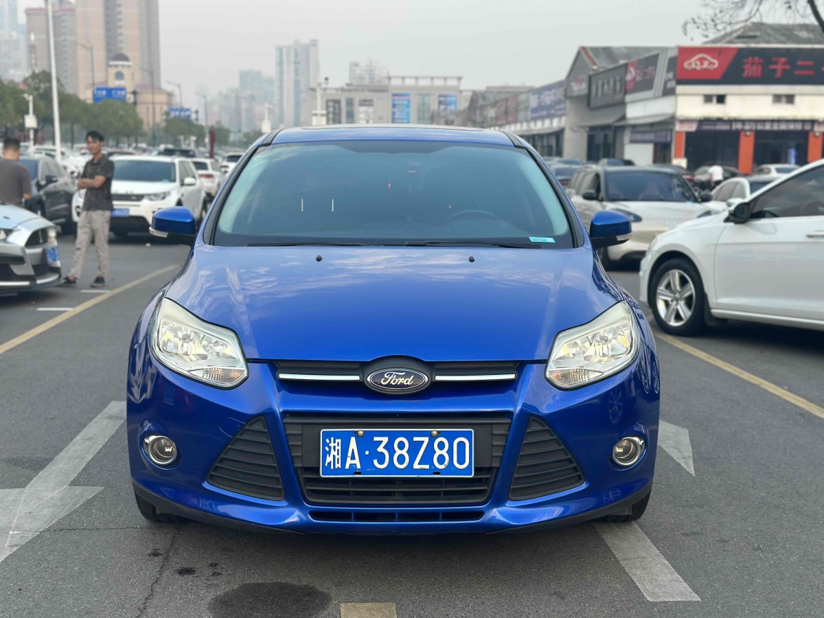 福特 ?？怂? 2012款 兩廂 1.6L 自動(dòng)風(fēng)尚型圖片