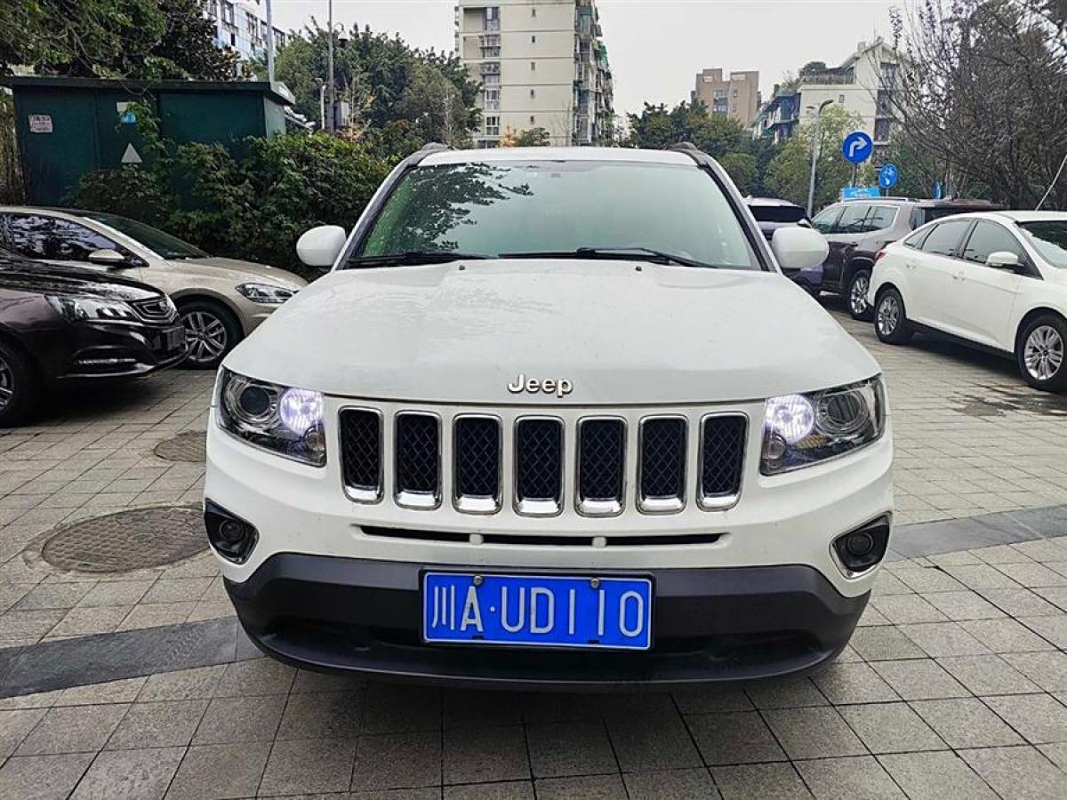 Jeep 指南者  2014款 改款 2.4L 四驅(qū)舒適版圖片