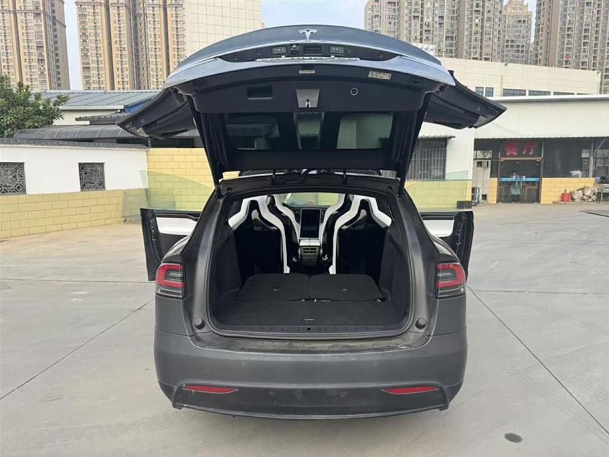 特斯拉 Model X  2016款 Model X 90D圖片