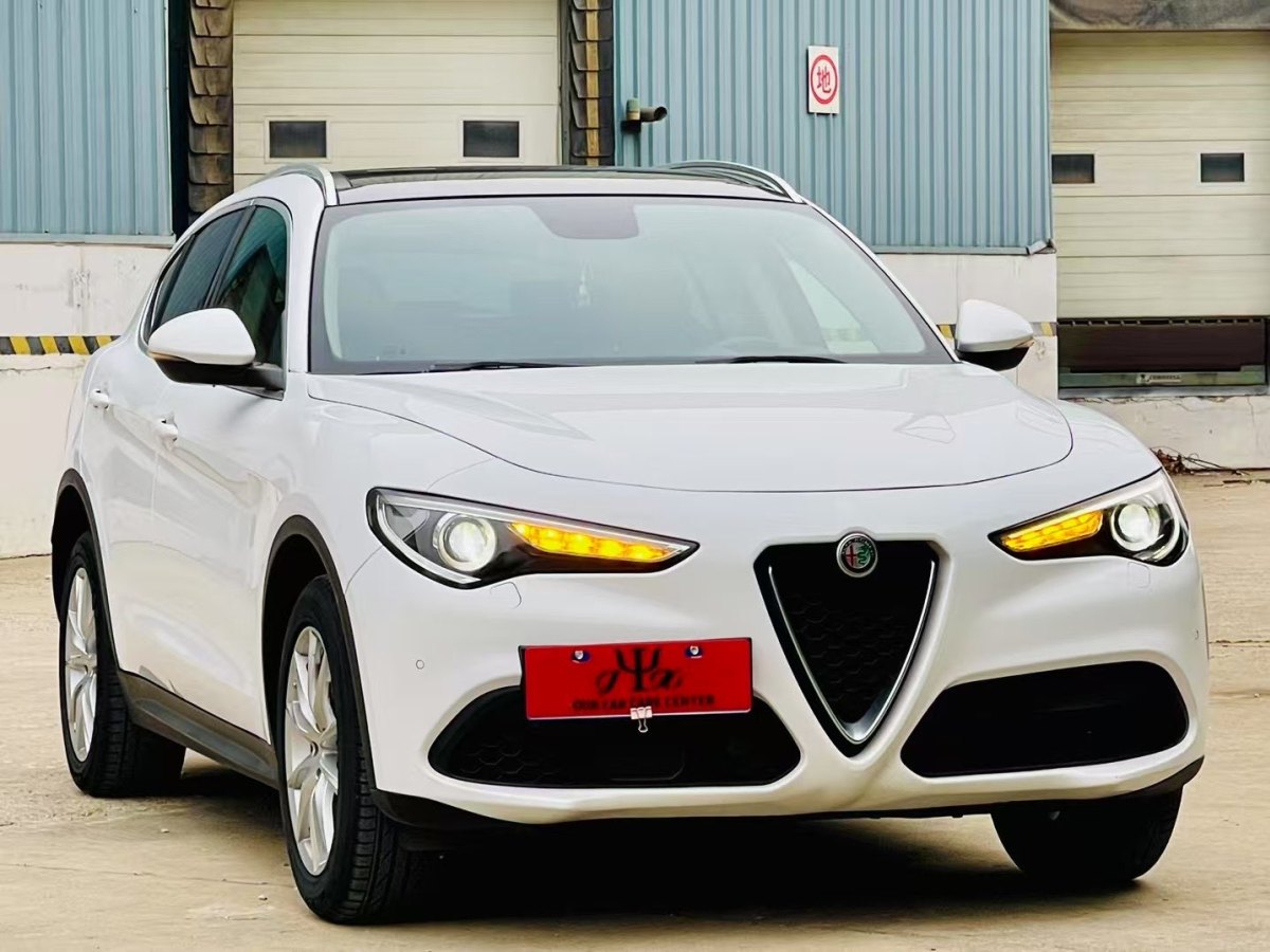 阿爾法·羅密歐 Stelvio  2017款 2.0T 200HP 豪華版圖片
