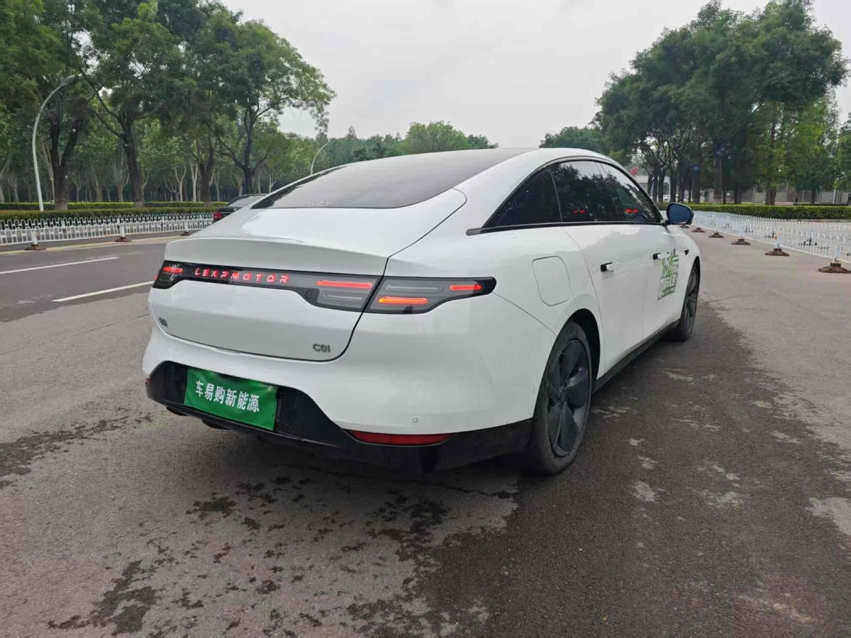 零跑 零跑C01  2022款 后驅(qū)超長續(xù)航版圖片