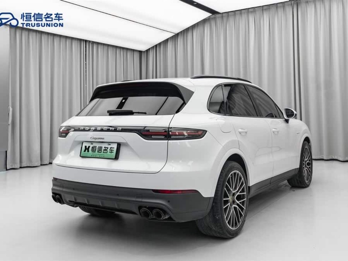 保時(shí)捷 Cayenne新能源  2022款 Cayenne E-Hybrid 2.0T 鉑金版圖片