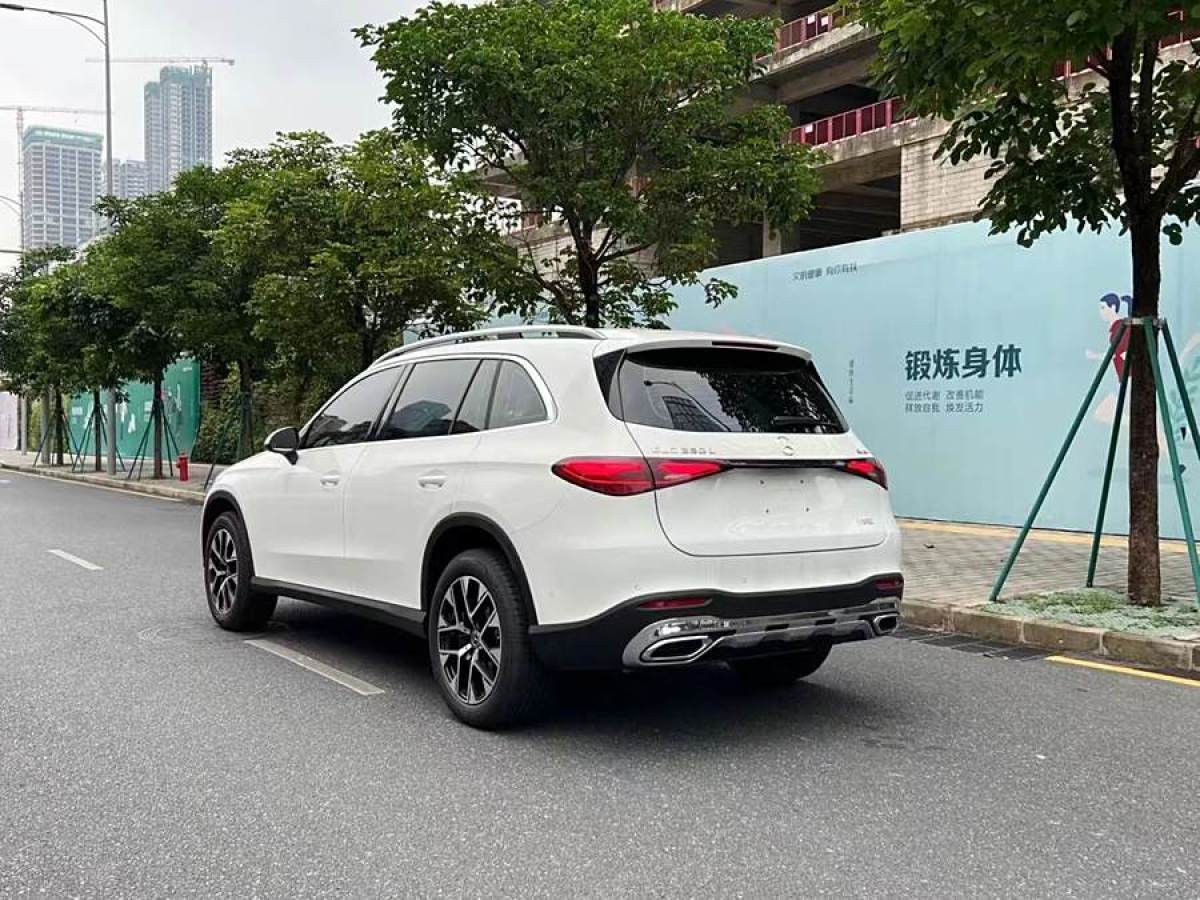 奔馳 奔馳GLC  2023款 改款 GLC 260 L 4MATIC 動感型 5座圖片