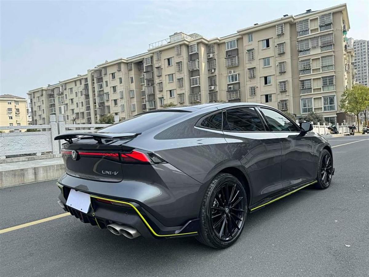 長(zhǎng)安 長(zhǎng)安UNI-V  2022款 1.5T 卓越型圖片