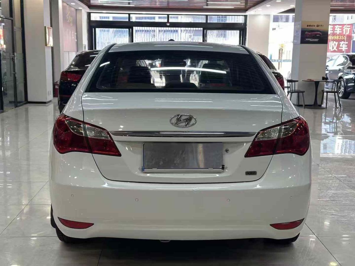 現(xiàn)代 悅動  2011款 1.6L 自動頂級型圖片