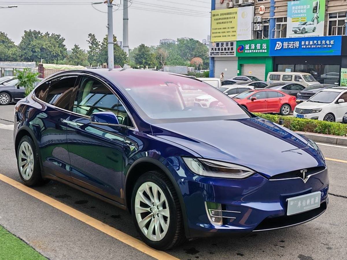 特斯拉 Model X  2016款 Model X 90D圖片