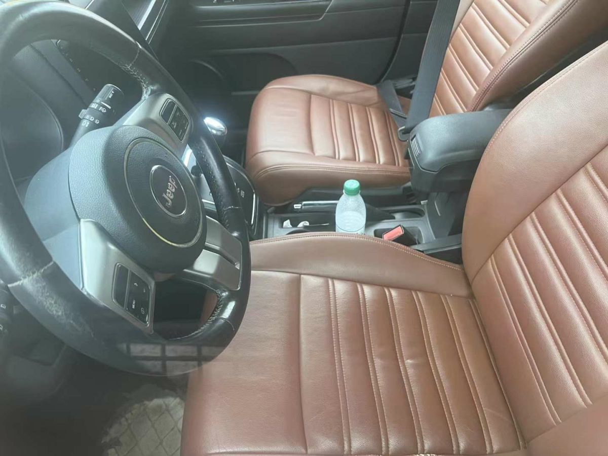 Jeep 指南者  2013款 2.0L 兩驅(qū)豪華版圖片