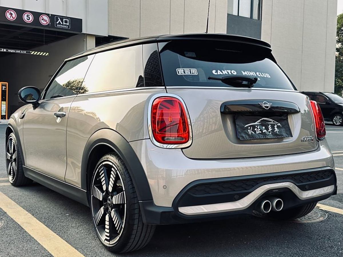 2022年6月MINI MINI  2022款 改款 2.0T COOPER S 藝術(shù)家