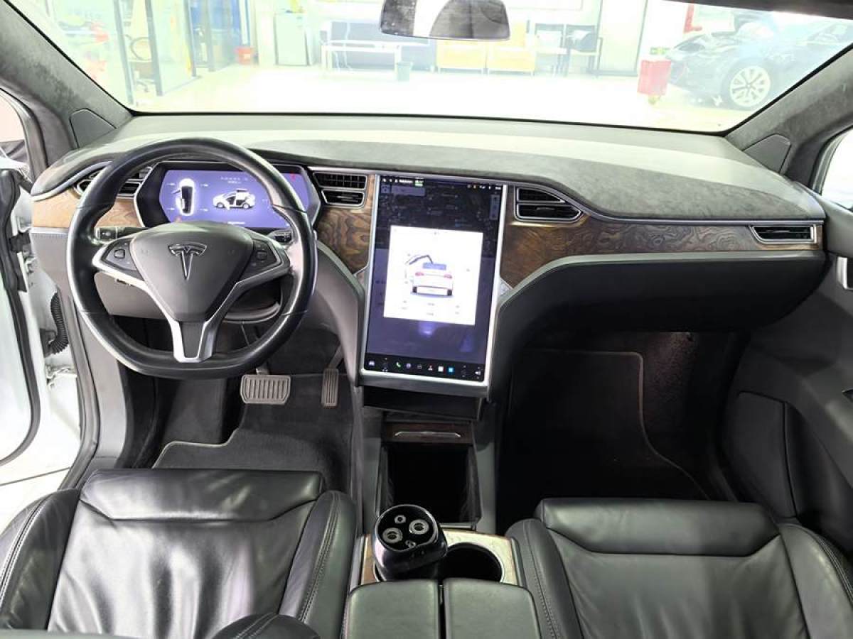 特斯拉 Model X  2017款 Model X 100D 長(zhǎng)續(xù)航版圖片