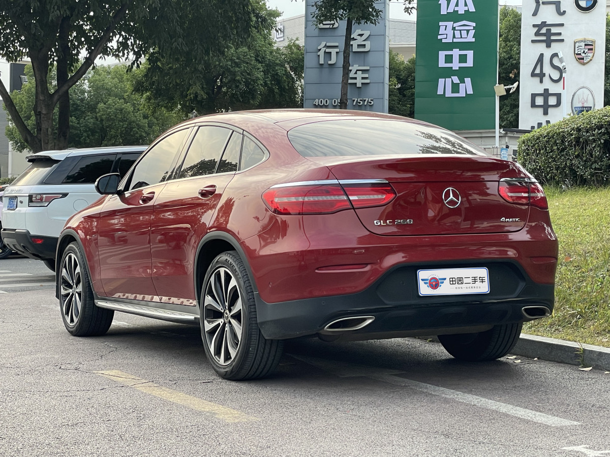 奔馳 奔馳GLC  2022款 改款 GLC 260 4MATIC 轎跑SUV圖片