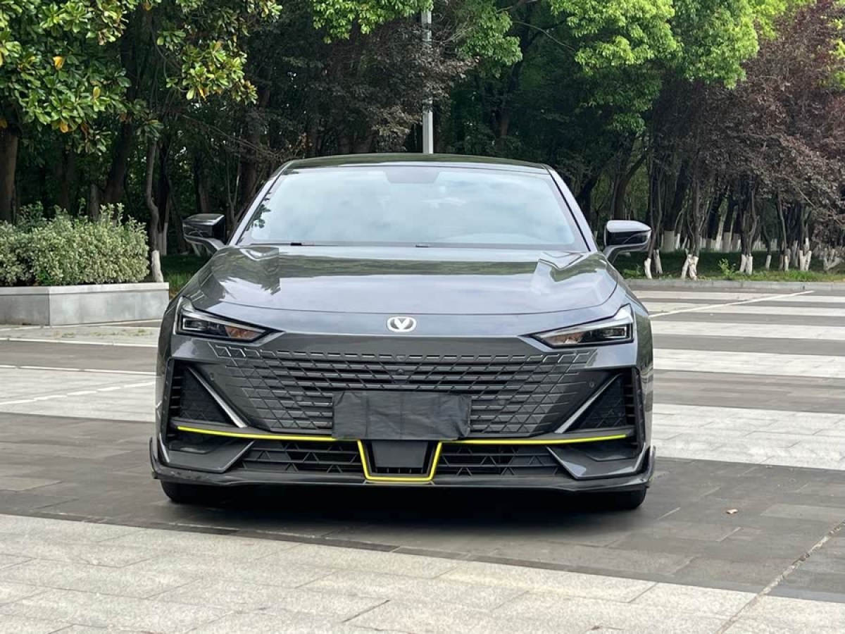 長安 長安UNI-V  2022款 1.5T 尊貴型圖片