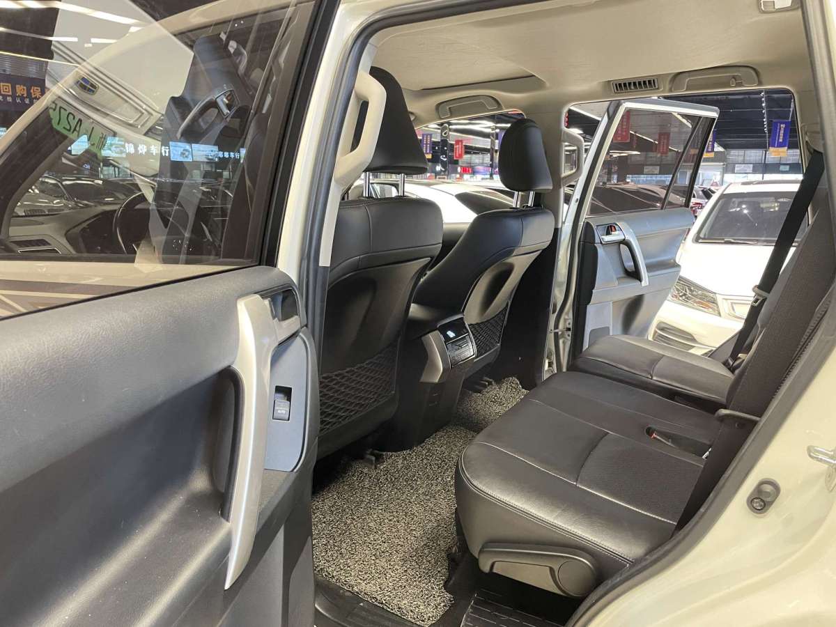 2019年4月丰田 普拉多  2019款 3.5L 自动TX-L尊享版后挂备胎