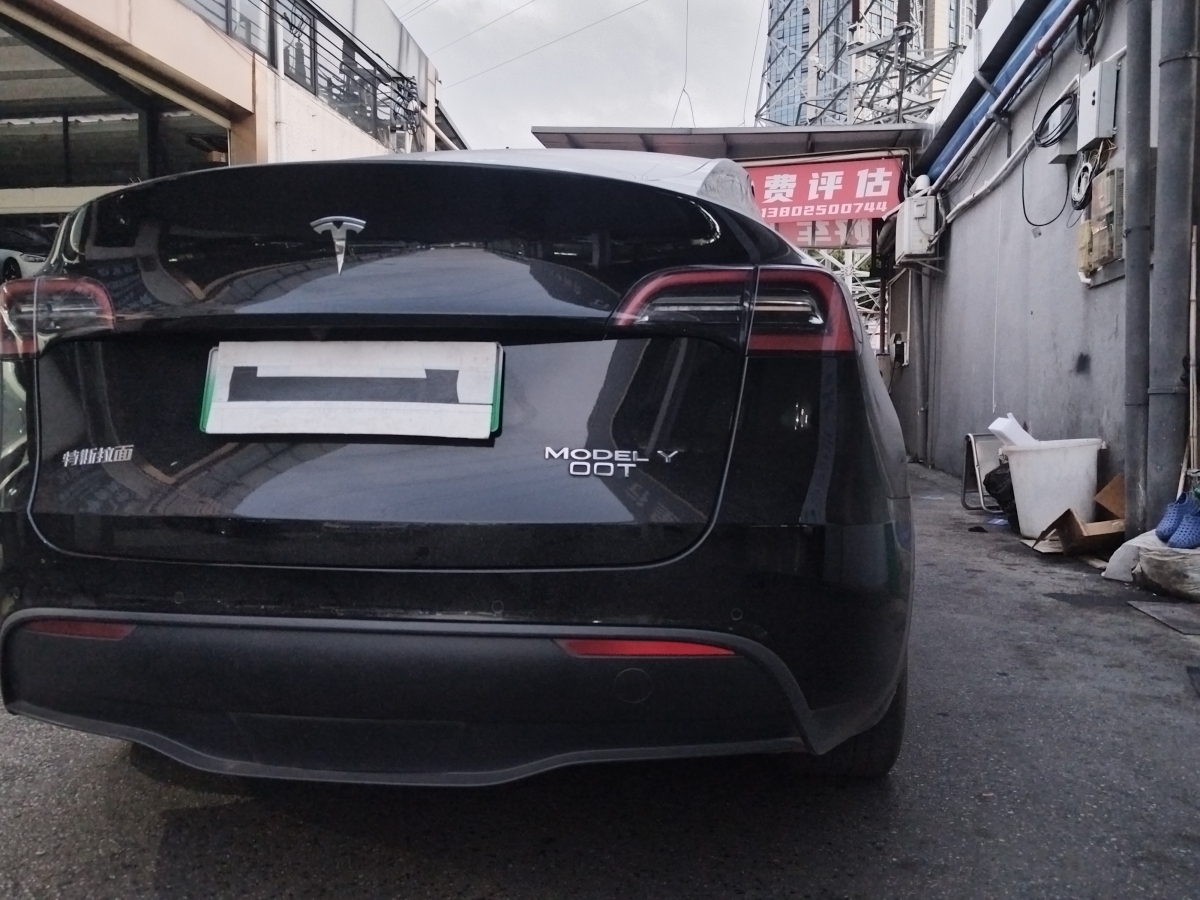 特斯拉 Model Y  2021款 改款 標(biāo)準(zhǔn)續(xù)航后驅(qū)升級版圖片