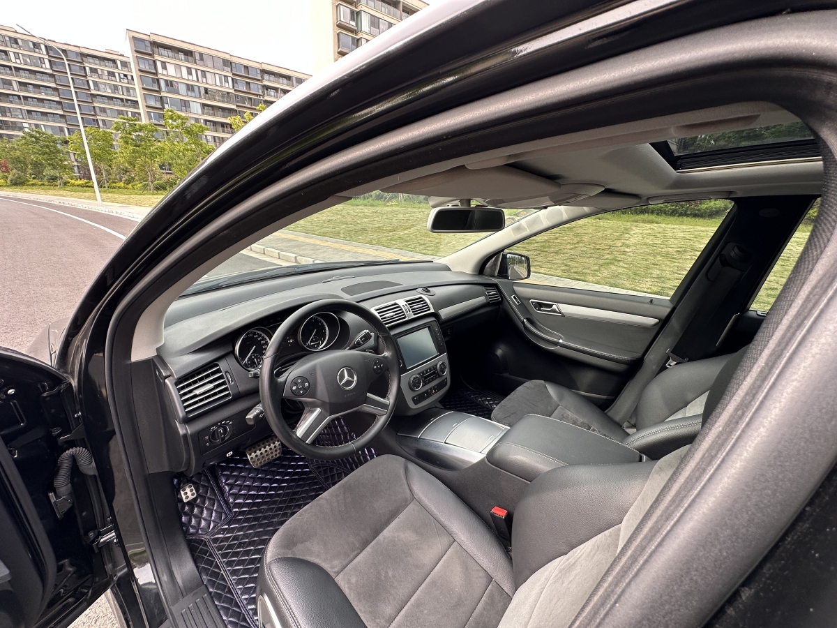 2016年10月奔驰 奔驰R级  2014款 R 320 4MATIC 商务型