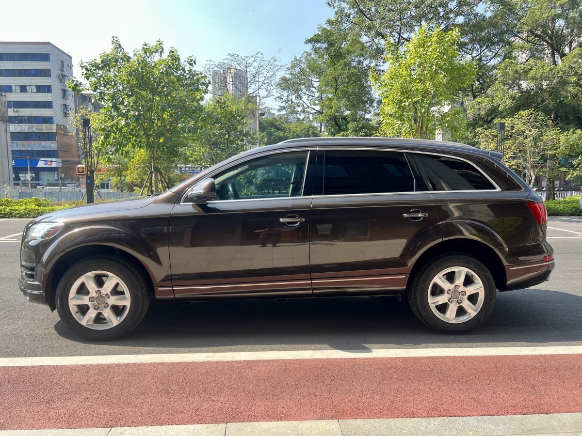 奧迪 奧迪Q7  2015款 Q7 3.0T FSI Premium 美規(guī)版圖片