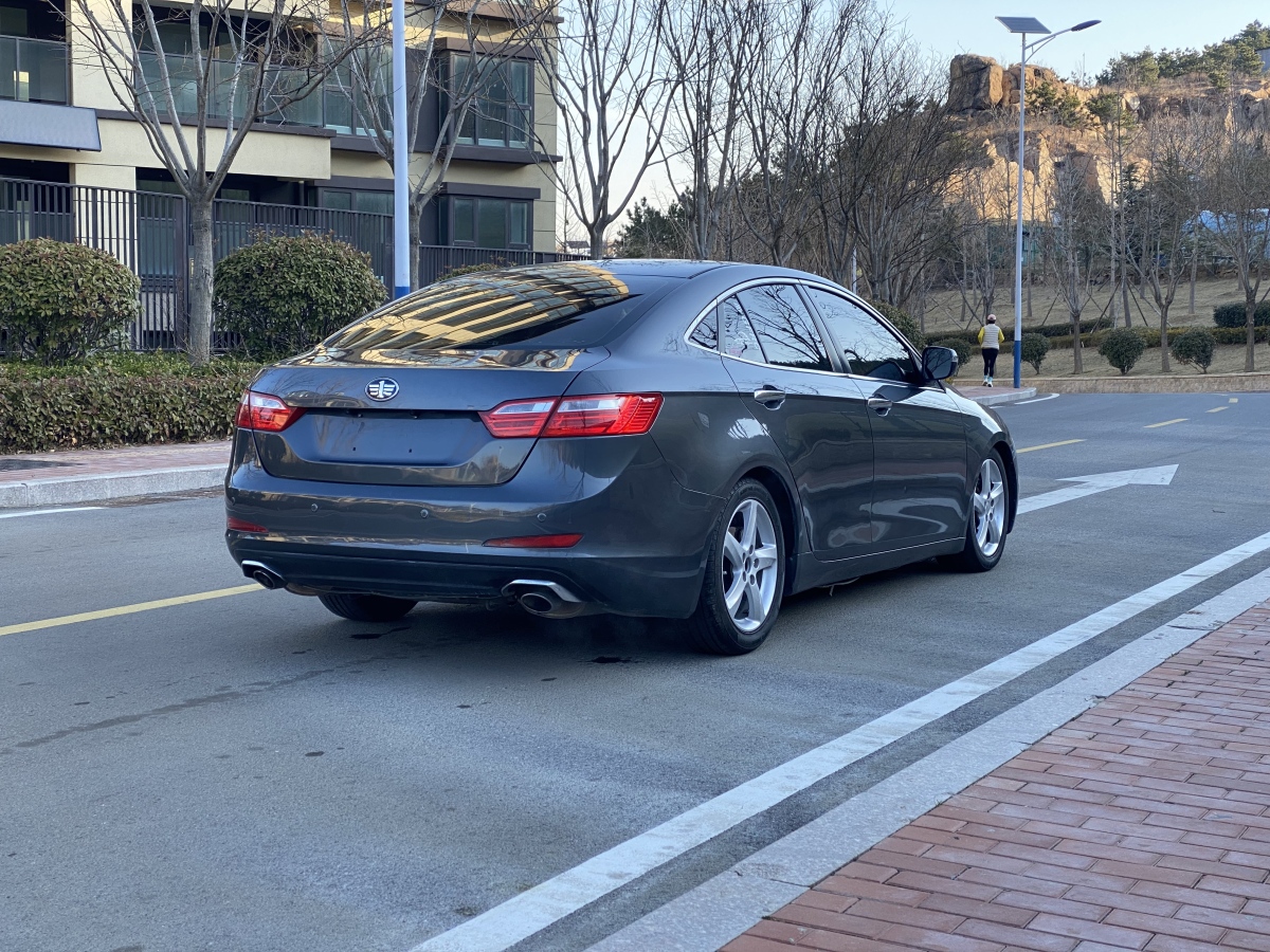 2014年10月奔騰 B70  2014款 2.0L 自動豪華型