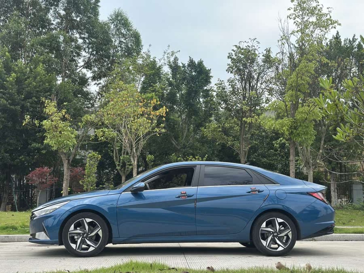 現(xiàn)代 伊蘭特  2022款 240TGDi DCT LUX尊貴版圖片