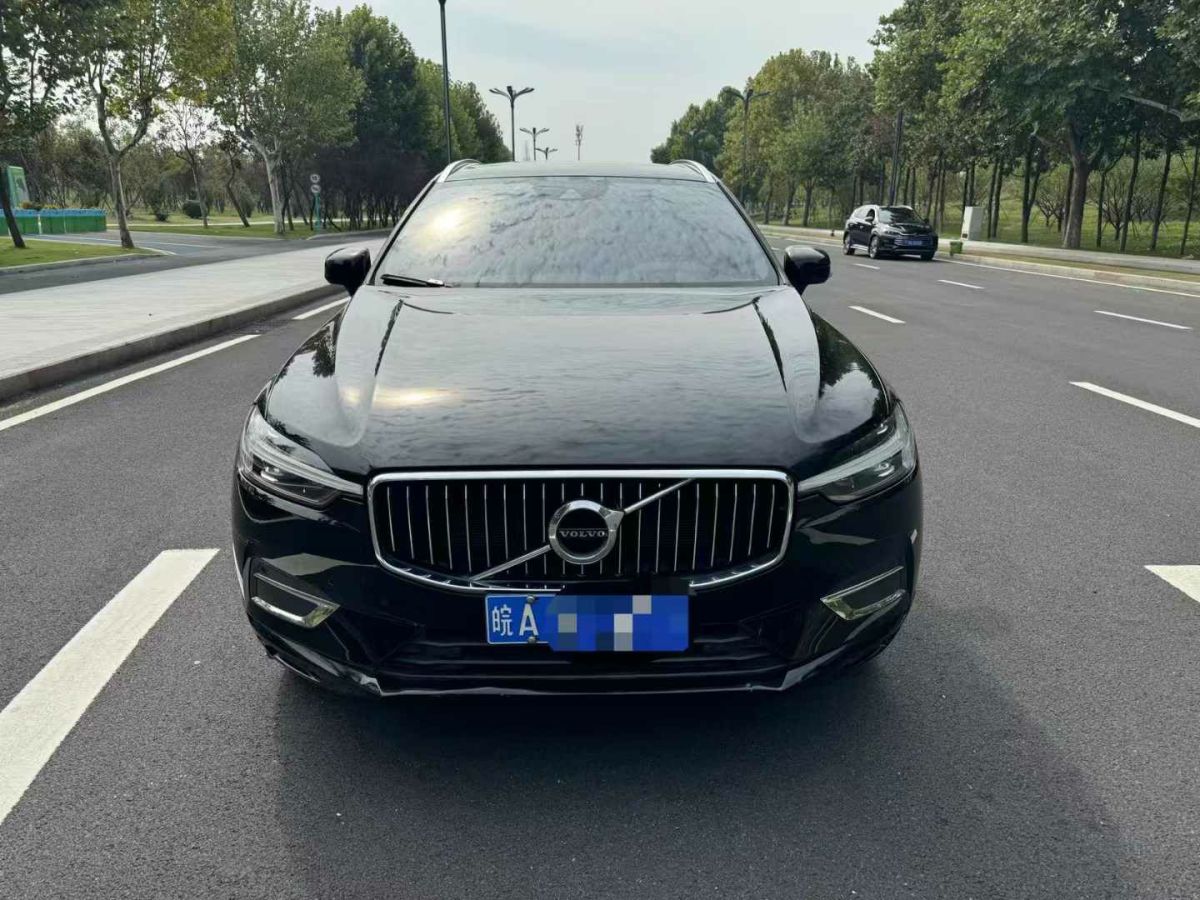 2021年3月沃爾沃 XC60  2021款 T4 智行豪華版