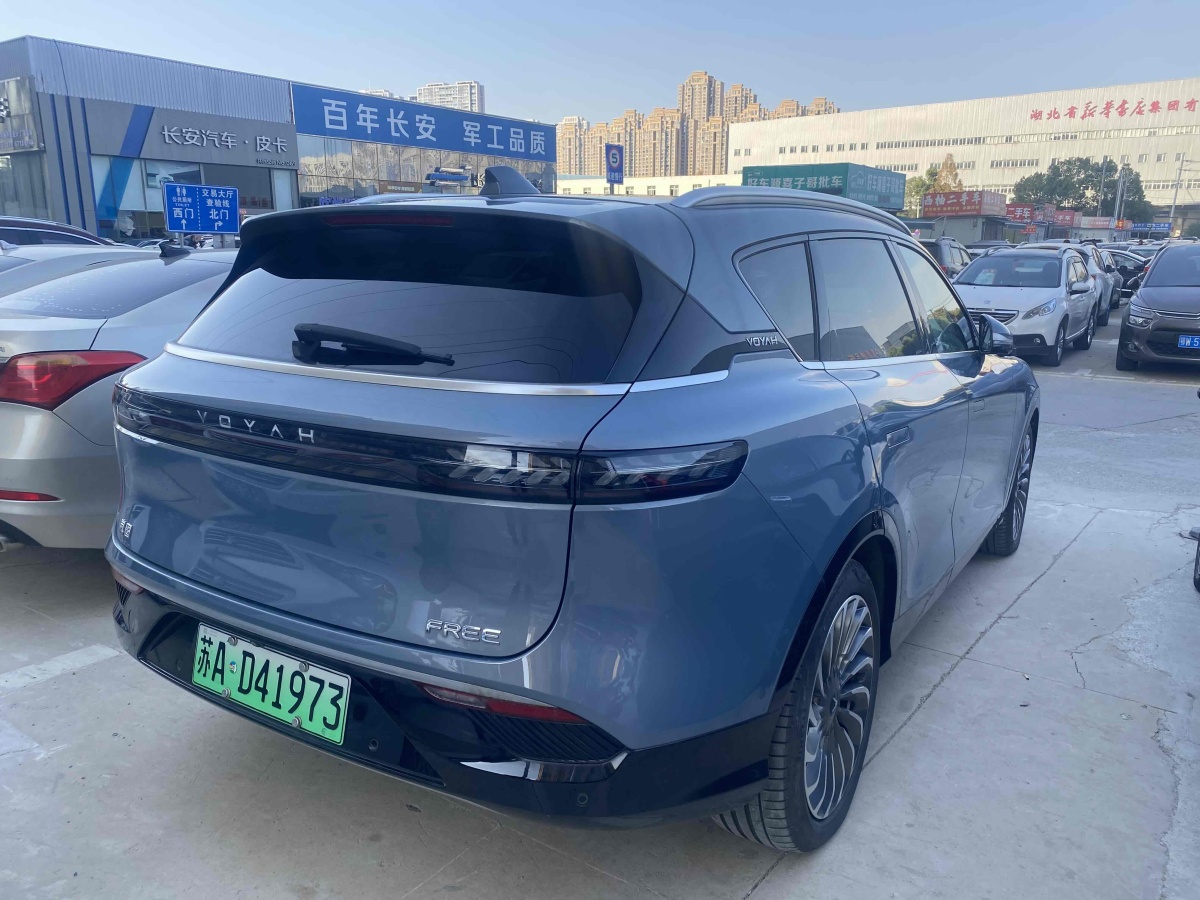 嵐圖 夢想家  2024款 PHEV 超長續(xù)航旗艦版圖片